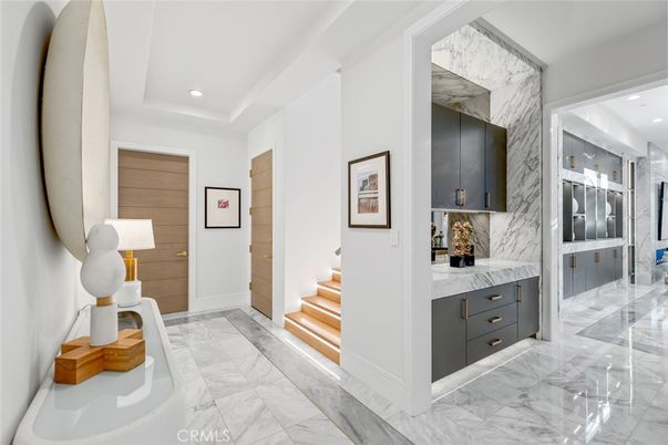 Bathroom, Interior, Marble, Marble Walls, Recessed Lighting