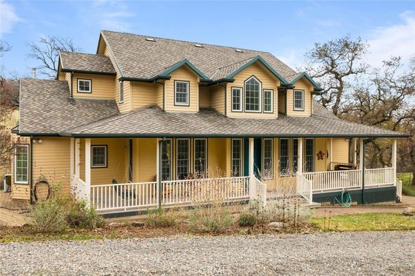 Exterior, Facade, Queen Anne Victorian