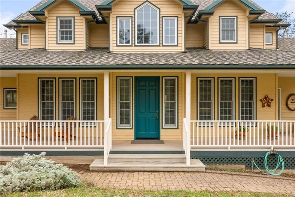 Exterior, Facade, Queen Anne Victorian