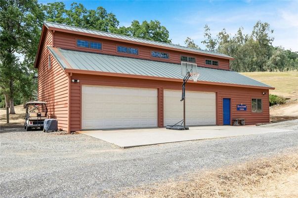 Detached Garage, Exterior