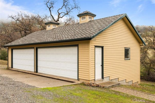 Detached Garage, Exterior