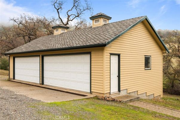 Detached Garage, Exterior