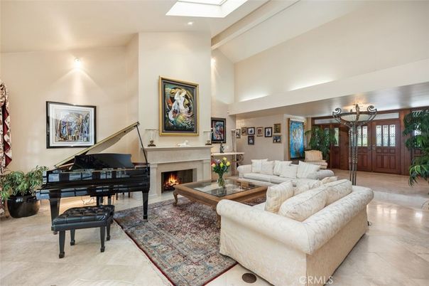 Fireplace, Interior, Living room, Piano, Recessed Lighting