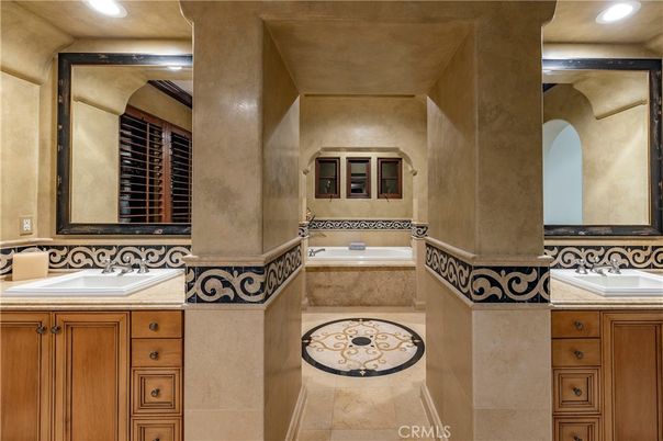 Bathroom, Dual Sink Vanities, Interior, Recessed Lighting