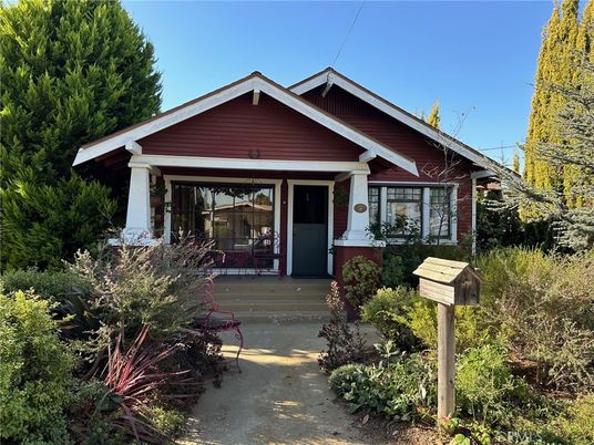 Exterior, Facade, American Craftsman