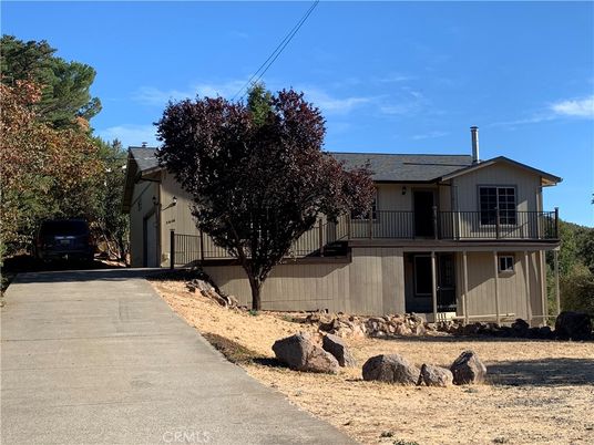 Attached, Exterior, Facade, Farmhouse