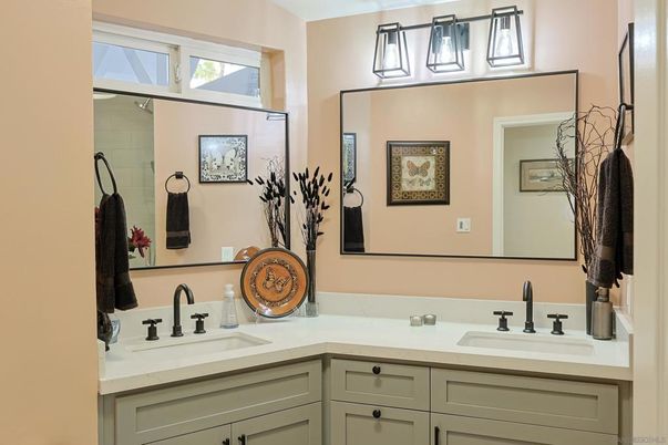Bathroom, Dual Sink Vanities, Interior