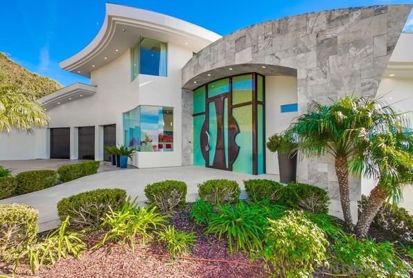 Attached, Exterior, Facade, Modern