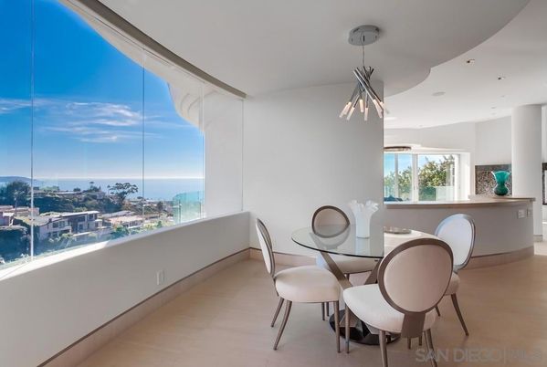 Dining room, Interior, Pendant Lights, Recessed Lighting, Water