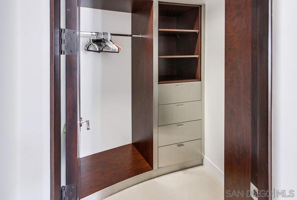 Interior, Walk-in Closets, Wood Texture Flooring