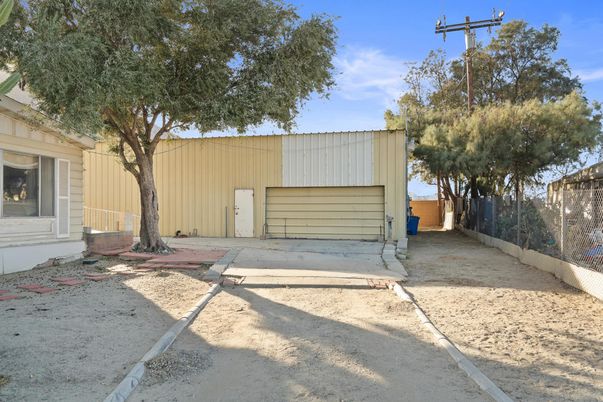 Detached Garage, Exterior