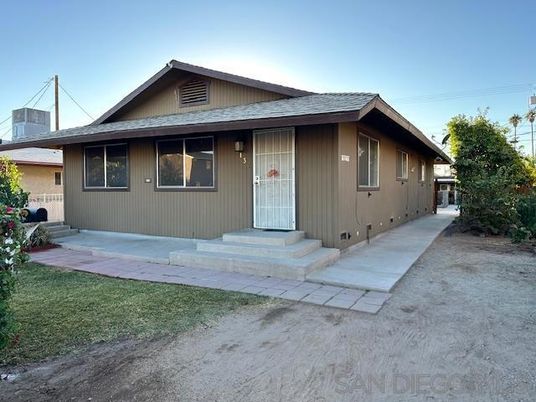 Backyard, Exterior, Facade, Ranch