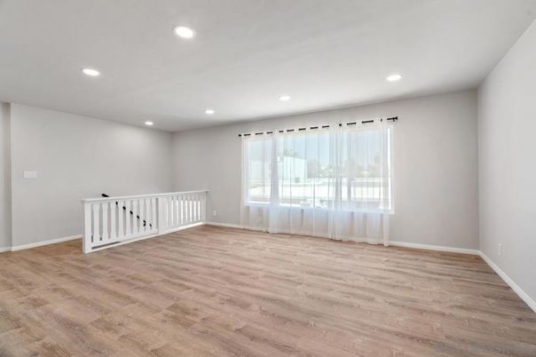 Empty room, Interior, Recessed Lighting, Wood Texture Flooring