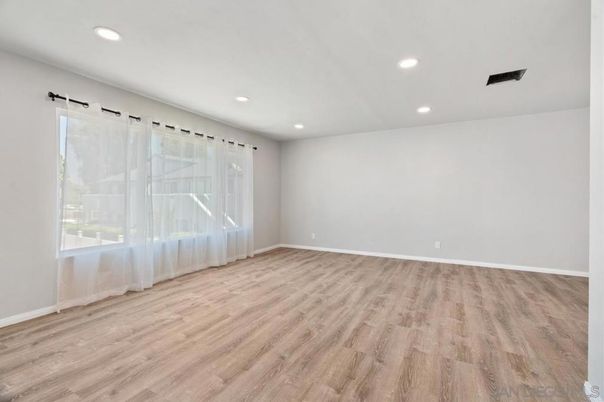 Empty room, Interior, Recessed Lighting, Wood Texture Flooring