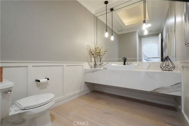 Bathroom, Interior, Pendant Lights, Wood Texture Flooring