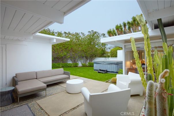 Exterior, Hot Tub