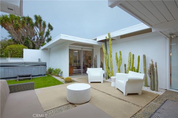 Exterior, Hot Tub