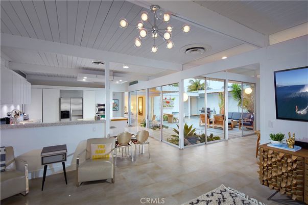 Dining room, Interior, Kitchen, Pendant Lights, Stainless Steel Appliances