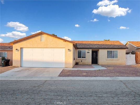 Attached, Exterior, Facade, Ranch