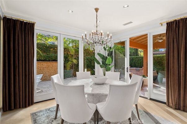 Chandelier, Dining room, Interior, Recessed Lighting, Wood Texture Flooring