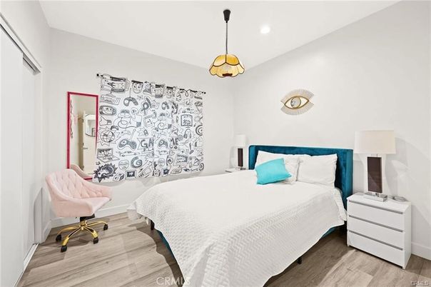 Bedroom, Interior, Pendant Lights, Recessed Lighting, Wood Texture Flooring