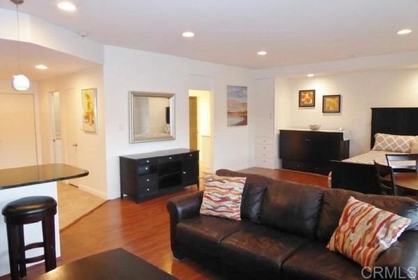 Interior, Living room, Pendant Lights, Recessed Lighting, Wood Texture Flooring