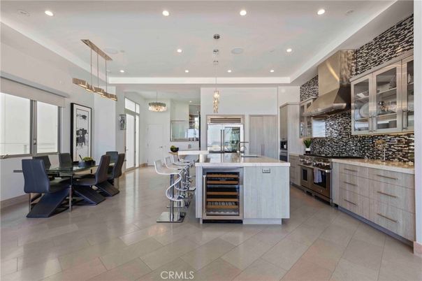 Dining room, Interior, Kitchen, Pendant Lights, Recessed Lighting, Stainless Steel Appliances