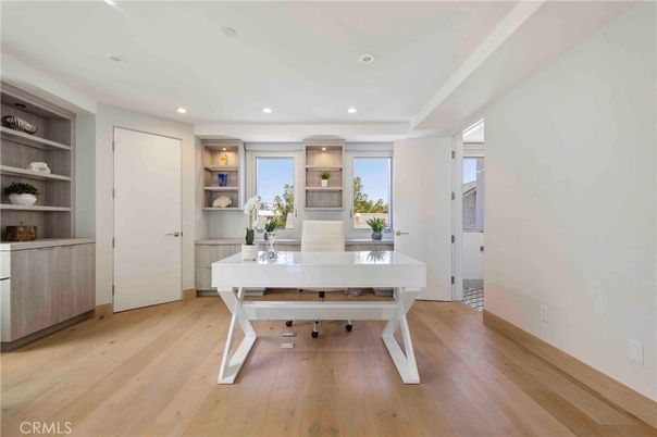 Home Office, Interior, Recessed Lighting, Wood Texture Flooring