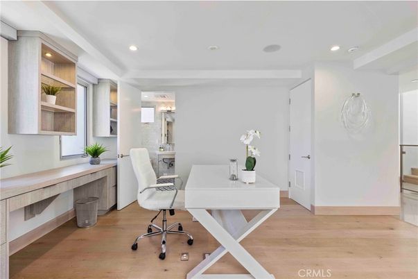Home Office, Interior, Recessed Lighting, Wood Texture Flooring