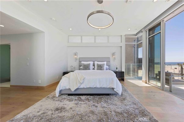 Bedroom, Interior, Pendant Lights, Recessed Lighting, Water, Wood Texture Flooring