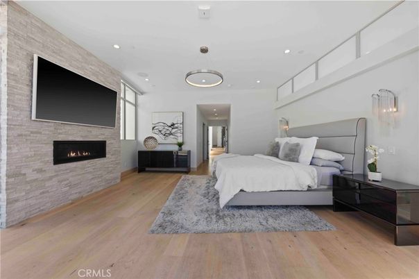 Bedroom, Fireplace, Interior, Pendant Lights, Recessed Lighting, Wood Texture Flooring