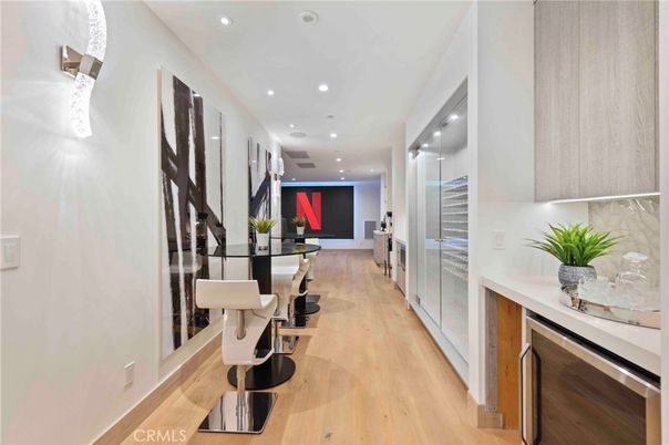 Interior, Recessed Lighting, Wood Texture Flooring