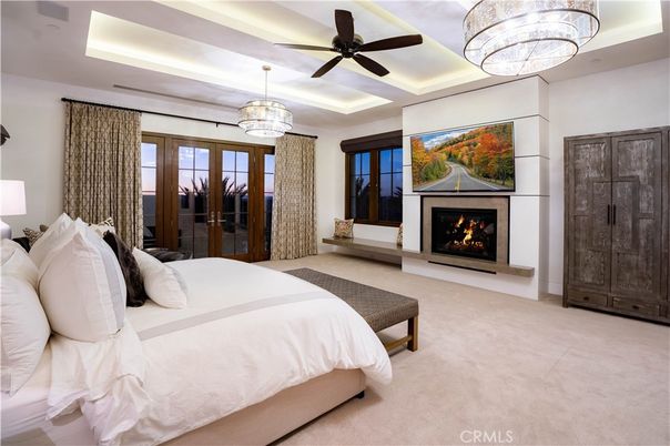 Bedroom, Fireplace, Interior, Pendant Lights