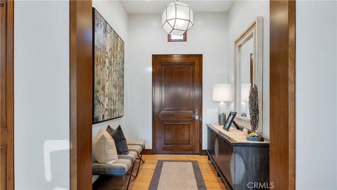 Interior, Pendant Lights, Wood Texture Flooring