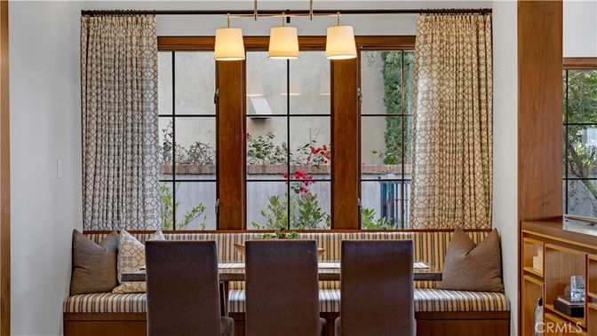 Chandelier, Dining room, Interior