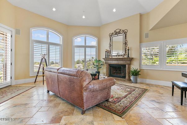 Fireplace, Interior, Recessed Lighting