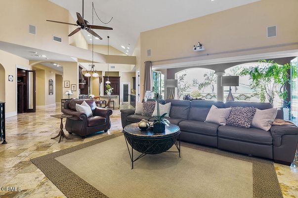 Interior, Living room, Pendant Lights, Recessed Lighting