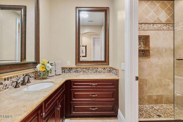 Bathroom, Dual Sink Vanities, Interior