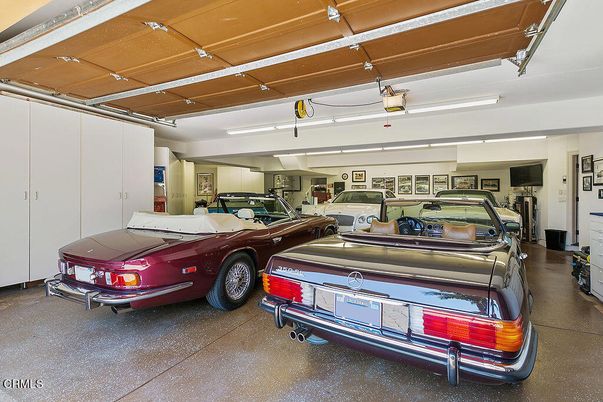Garage, Interior