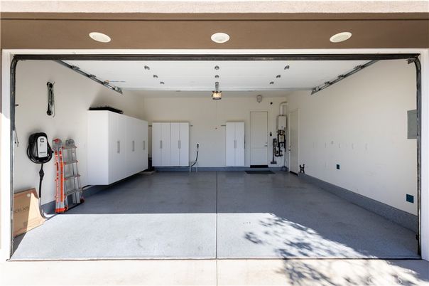 Garage, Interior