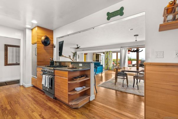 Chandelier, Dining room, Interior, Recessed Lighting, Wood Texture Flooring