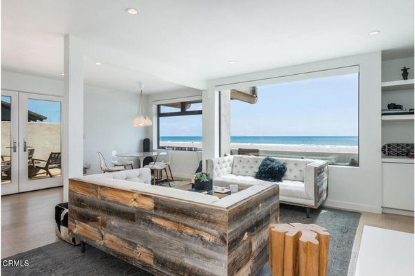 Dining room, Interior, Living room, Pendant Lights, Recessed Lighting, Water, Wood Texture Flooring