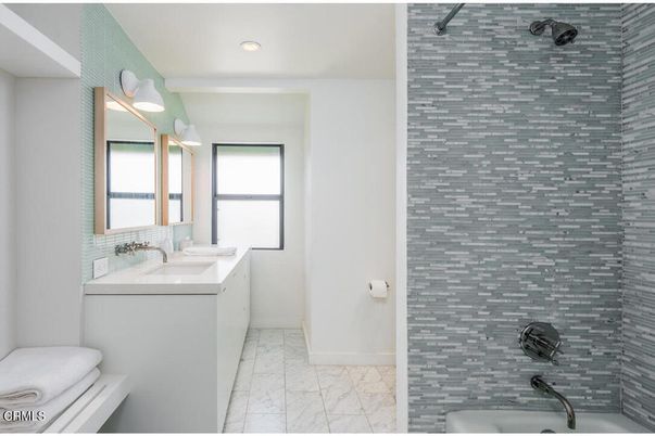 Bathroom, Interior, Marble, Recessed Lighting