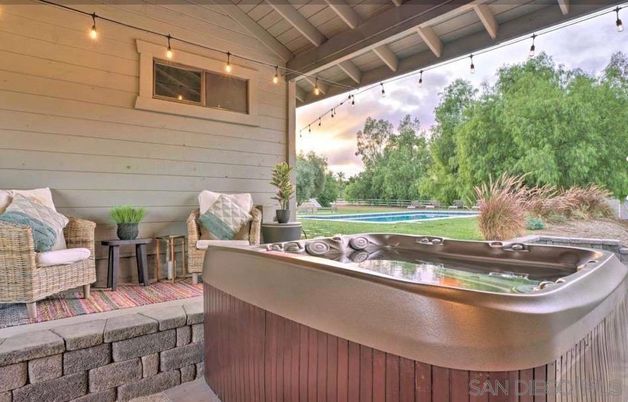 Exterior, Hot Tub