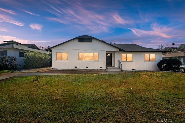 Backyard, Exterior, Facade, Farmhouse