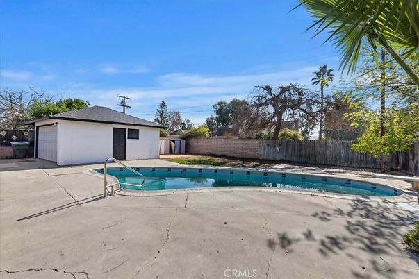Detached Garage, Exterior, Pool