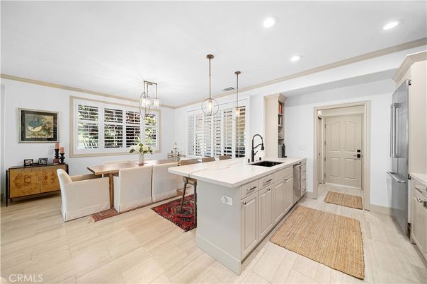 Dining room, Interior, Kitchen, Pendant Lights, Recessed Lighting, Wood Texture Flooring