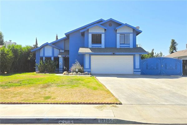 Attached, Exterior, Facade, American Craftsman