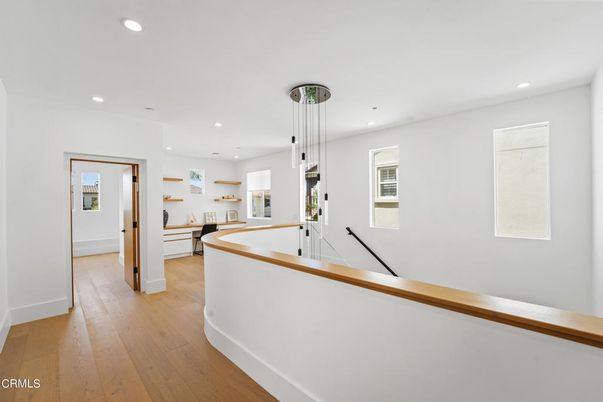 Interior, Pendant Lights, Recessed Lighting, Wood Texture Flooring