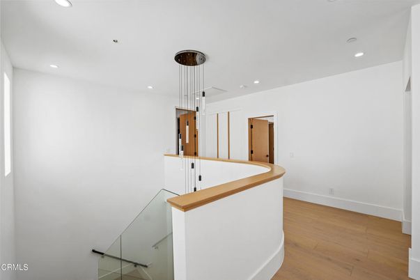 Interior, Pendant Lights, Recessed Lighting, Wood Texture Flooring